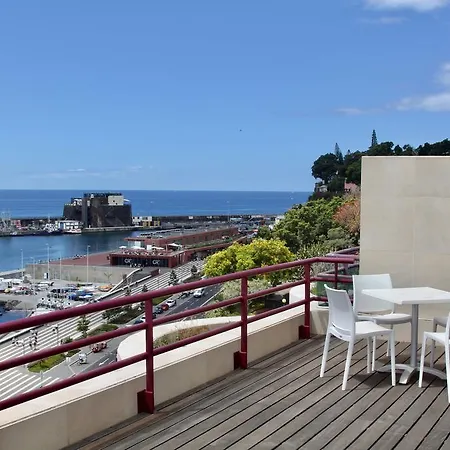 Front Line Of Funchal Marina - 180º Bay View Apartment